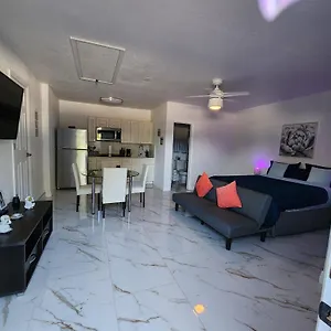  Apartment Happy Place